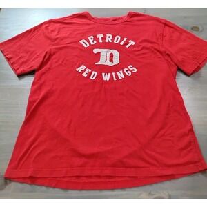 CCM NHL Detroit Red Wings T Shirt Red White Logo Embroidered Applique Distressed